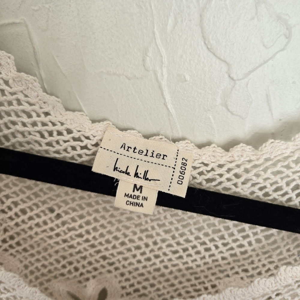 Artelier Nicole Miller Boho Eyelet Lattice Scalloped Cream Top, M - Picture 9 of 11